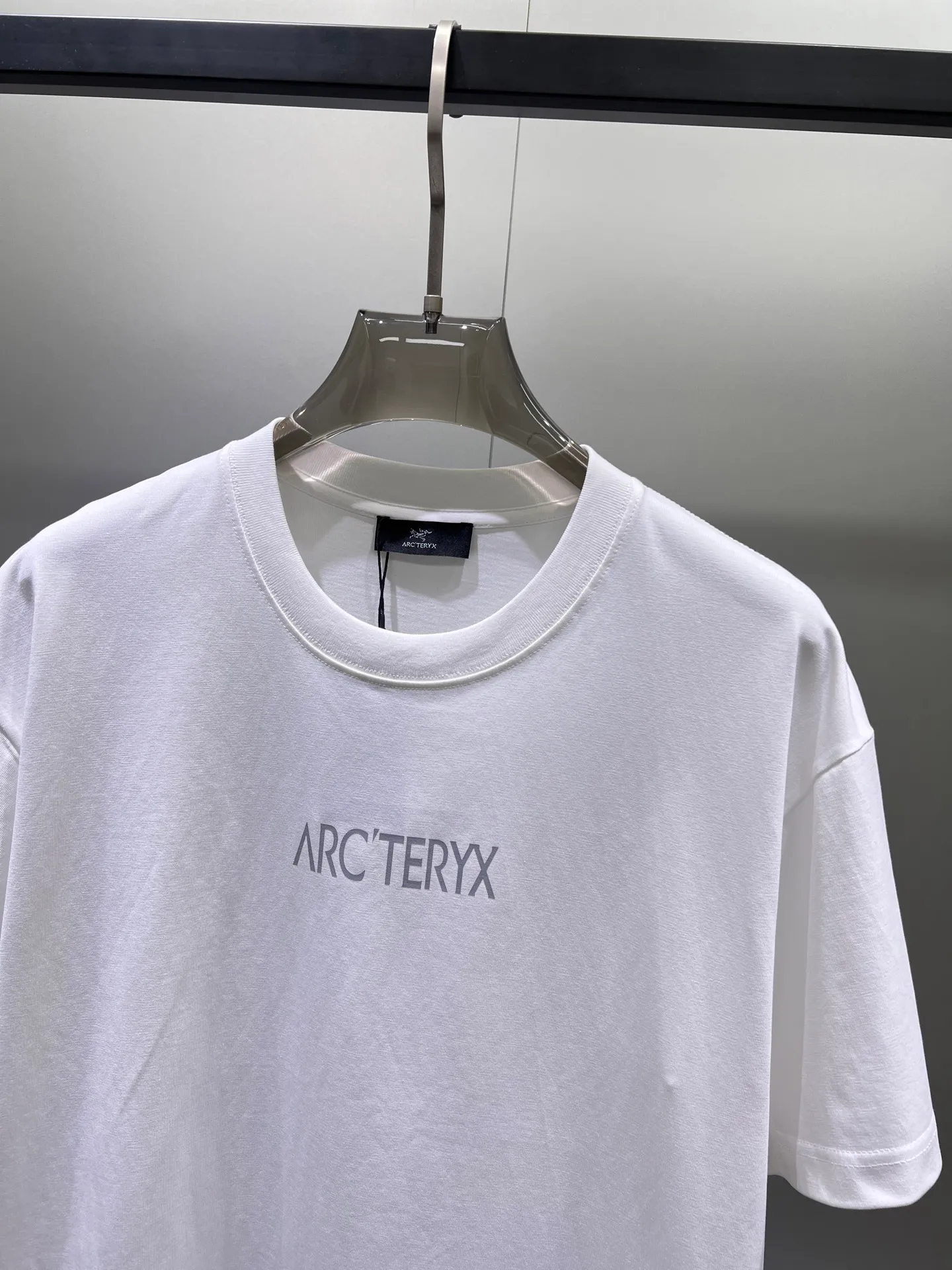 arcteryx🌟New Arrival T T Hot Sale 99 🐎🐎Size：S-XXL Black White 2 （Size ） Size S 110 54 69 21 M 114 56 71 22 L 118 58 73 22 XL 122 60 75 23 2XL 126 62 77 23